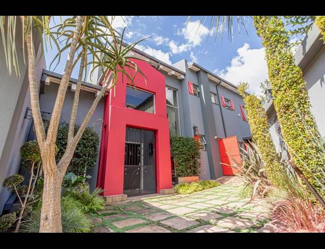 5 BEDROOM PROPERTY TO RENT IN FEATHERBROOKE